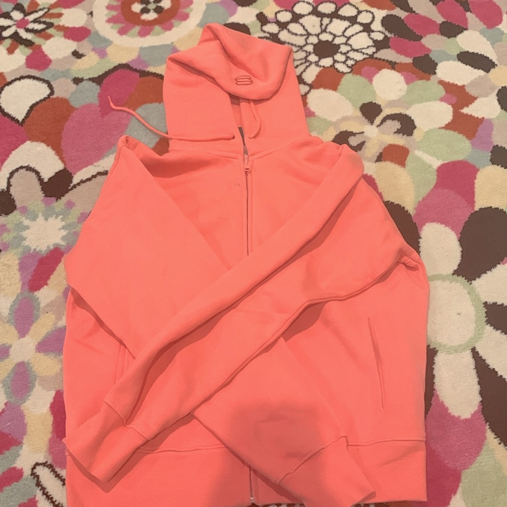 ARITZIA ZIP UP SWEATSHIRT SUPER WORLD
